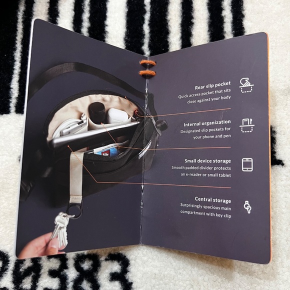 Bellroy City Pouch Plus Crossbody Bag - Ranger Green. - Picture 11 of 12